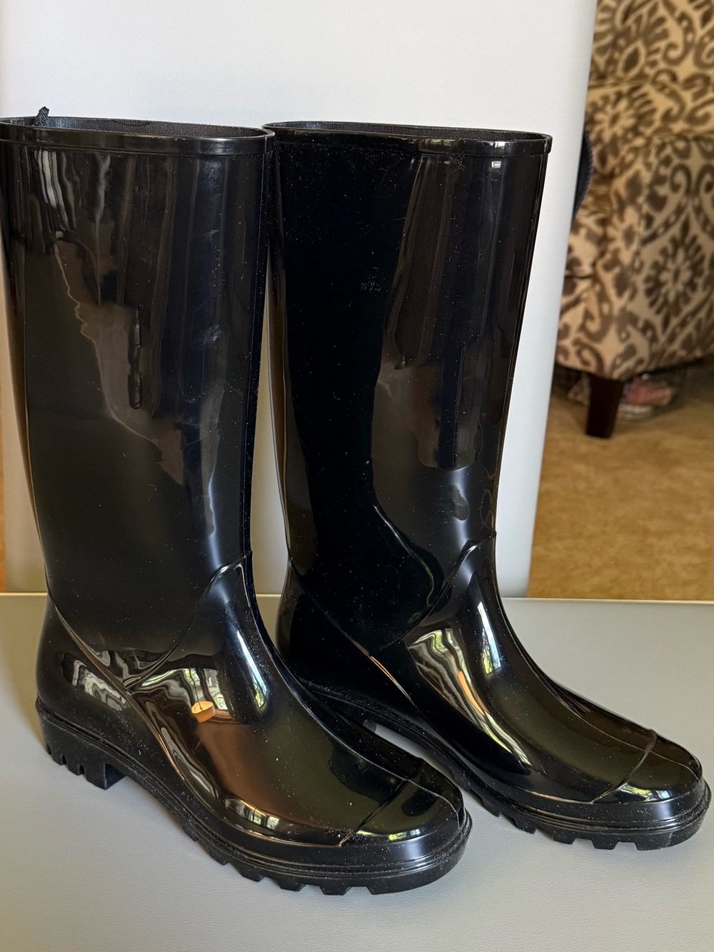 St John’s Bay Black Glossy Rain Boots size 8